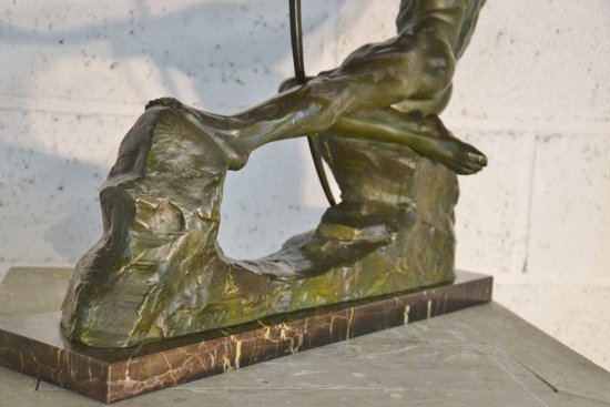 Art Déco in bronzo con patina verde "arciere" di Victor DEMANET