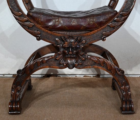 Coppia di importanti poltrone Dagobert, Curule, stile rinascimentale - Fine XIX secolo