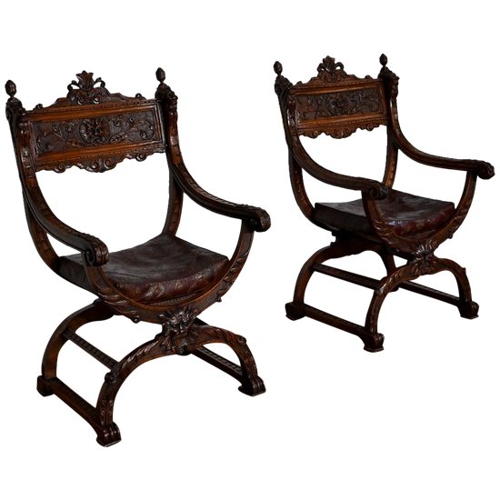 Coppia di importanti poltrone Dagobert, Curule, stile rinascimentale - Fine XIX secolo