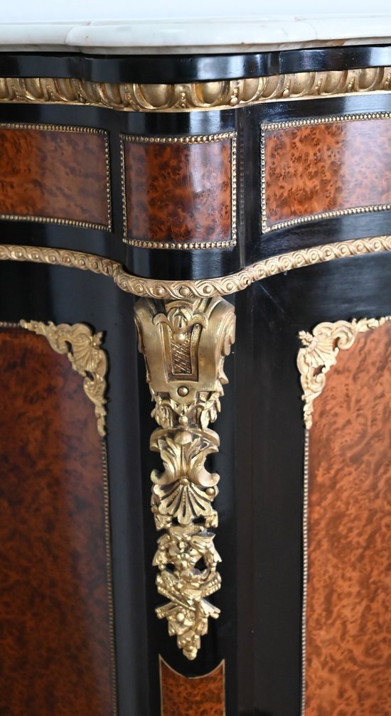 Buffet d’appui en Loupe de Thuya, époque Napoléon III – Milieu XIXe