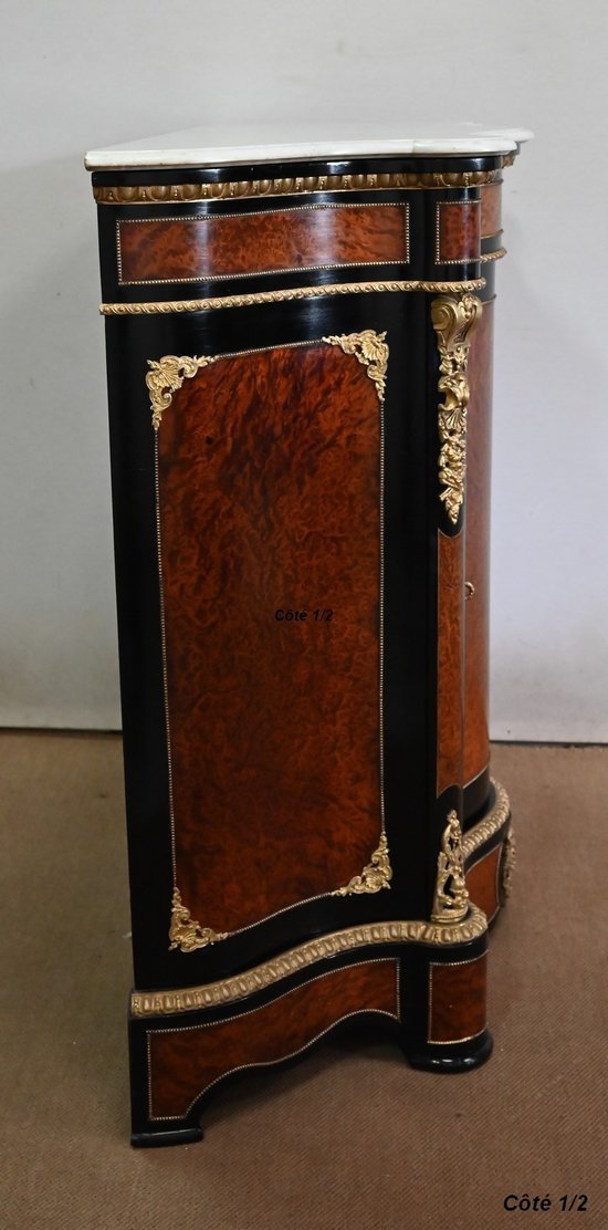 Buffet d’appui en Loupe de Thuya, époque Napoléon III – Milieu XIXe
