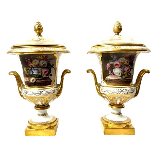 Pair of Medicis vases covered with Paris porcelain cassolette around 1830