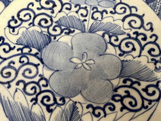 Piatto Imari policromo molto grande XIX secolo 46 cm