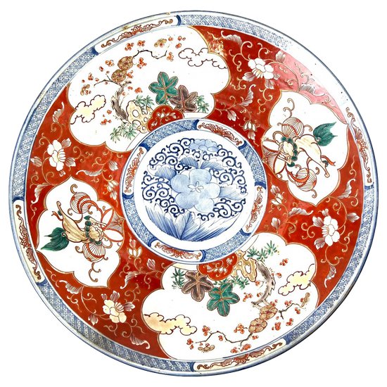Piatto Imari policromo molto grande XIX secolo 46 cm