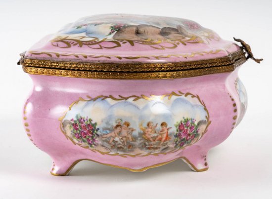 Boite à Bijoux En Porcelaine Rose De Style Sèvres