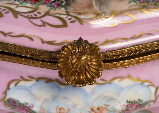 Boite à Bijoux En Porcelaine Rose De Style Sèvres