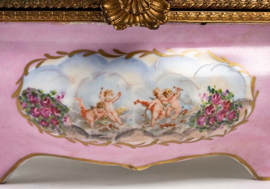 Boite à Bijoux En Porcelaine Rose De Style Sèvres
