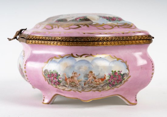 Boite à Bijoux En Porcelaine Rose De Style Sèvres