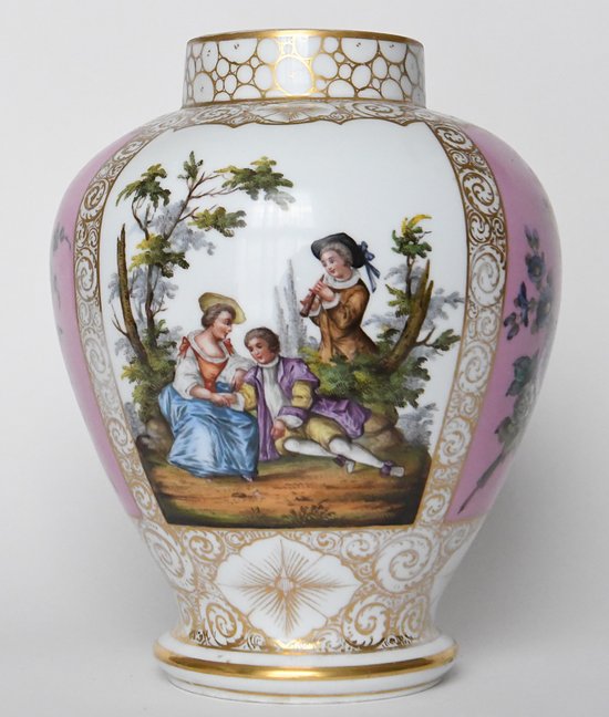 Pair of covered vases in Dresden porcelain the workshop of Helena Wolfsohn