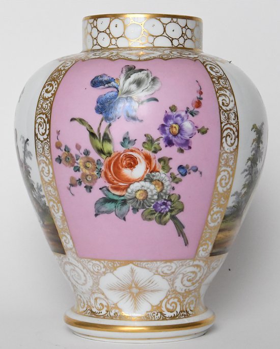 Pair of covered vases in Dresden porcelain the workshop of Helena Wolfsohn