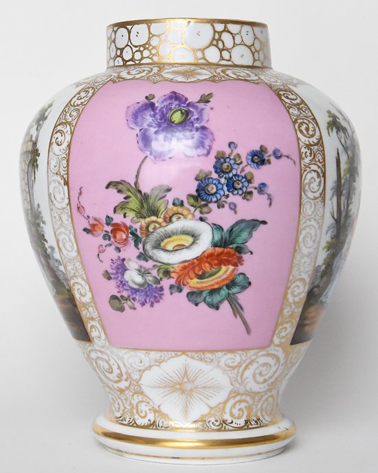 Pair of covered vases in Dresden porcelain the workshop of Helena Wolfsohn