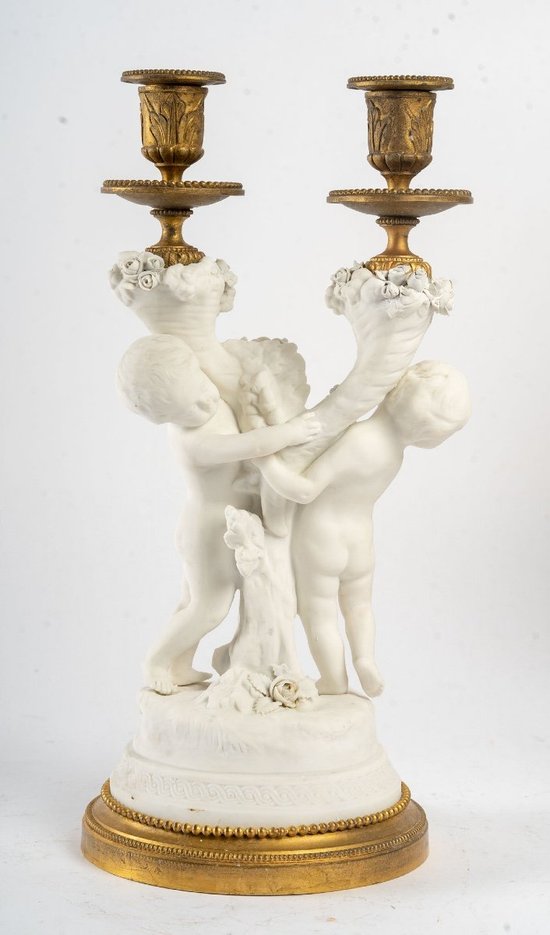A porcelain cookie and gilded bronze set End of XIXth Century
