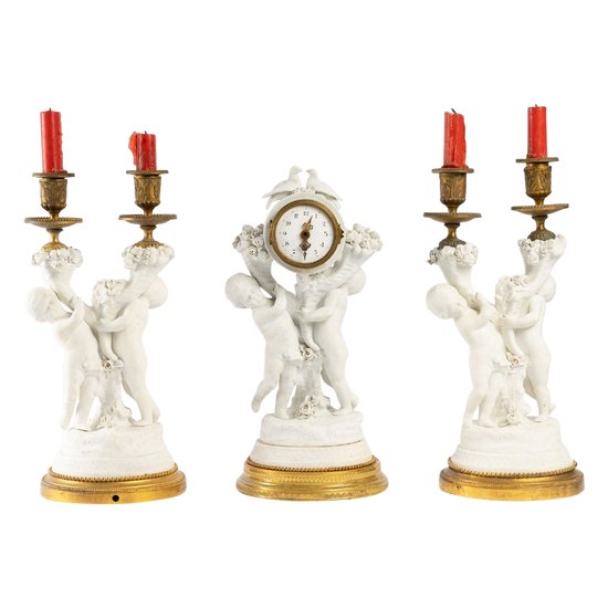 A porcelain cookie and gilded bronze set End of XIXth Century