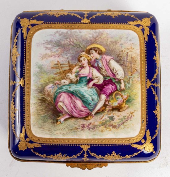 Blue Porcelain Box Late 19th Century