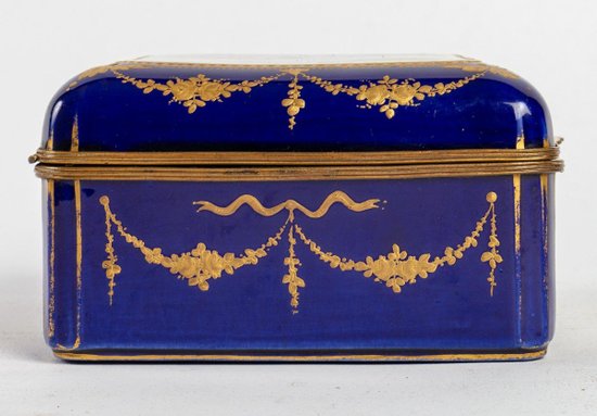 Blue Porcelain Box Late 19th Century