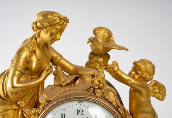 A Clock In Gilt Bronze And White Marble 18th Century