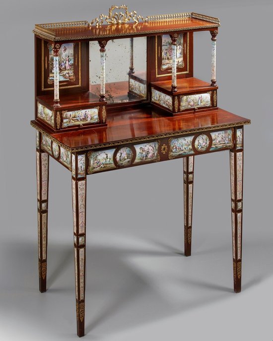 Secretaire in mogano e smalto fine XIX secolo