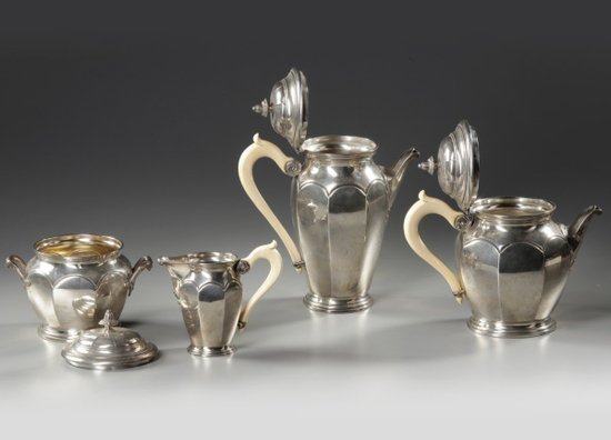 Servizio da tè e caffè in argento del XIX secolo
