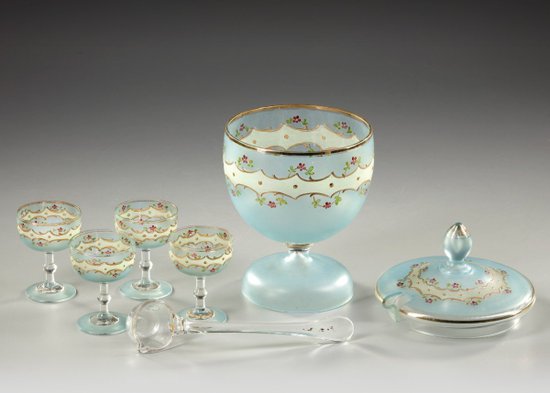 Bol De Punch Et Verre