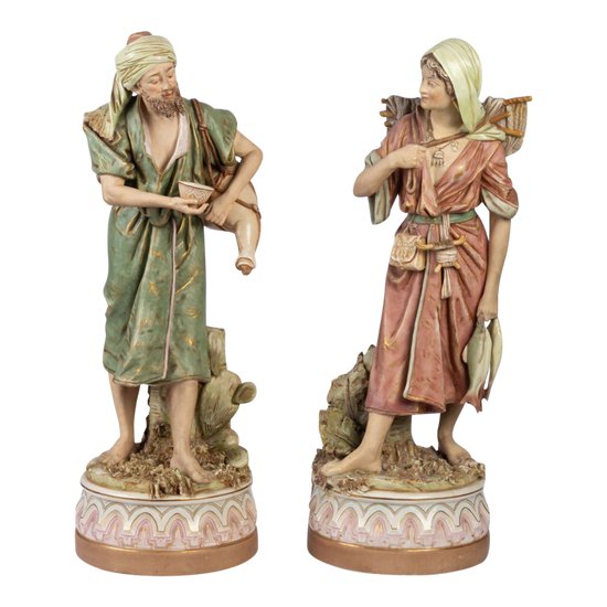 Vendeur d’eau et femme revenant de la pêche. Royal Dux Bohemia, première moitié XXème