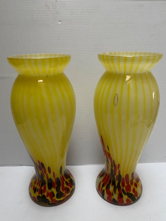 PAIRE DE VASE DE PANTIN