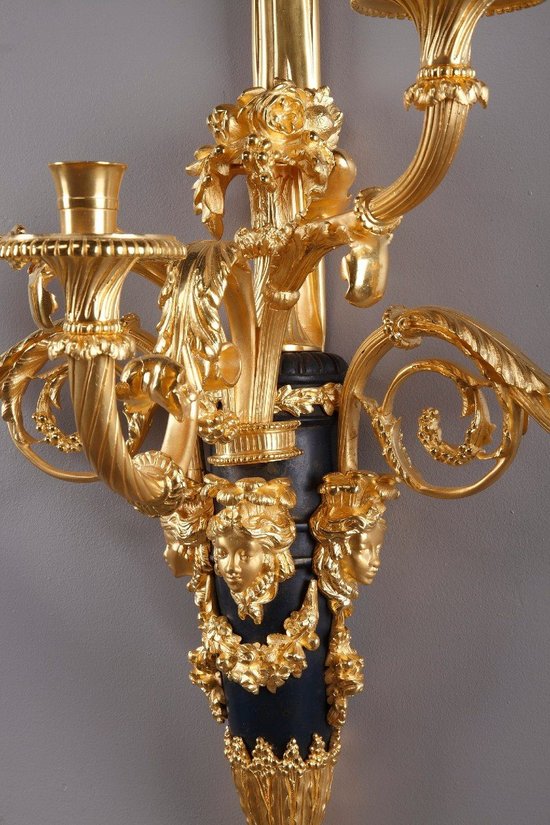 Monumentale Paire d'Appliques De Style Louis XVI d'Après Thomire