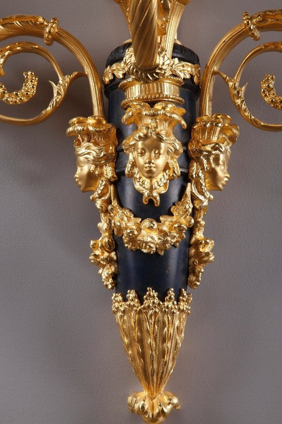 Monumentale Paire d'Appliques De Style Louis XVI d'Après Thomire