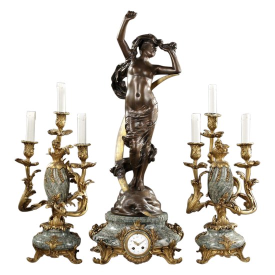 Mantello in bronzo e due candelabri, periodo Napoleone III