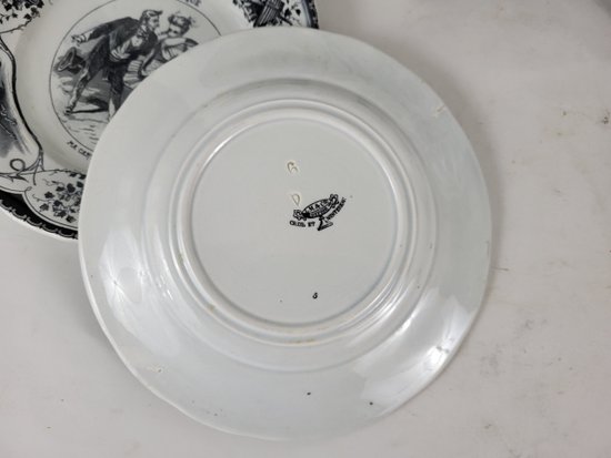 Set di 6 piatti Creil e Montereau Ballo in maschera XIX secolo