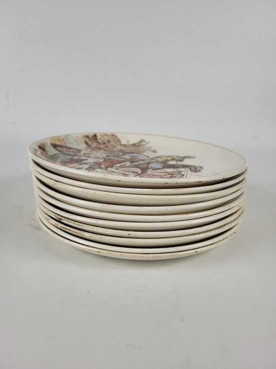 Series of 10 plates Creil and Montereau "Our military glories".