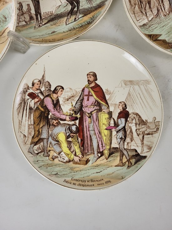Series of 10 plates Creil and Montereau "Our military glories".
