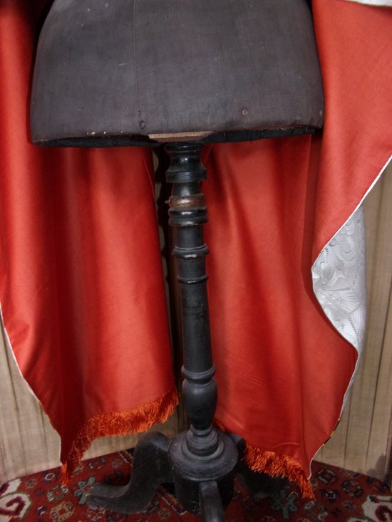 Voile huméral époque milieu du XXe siècle