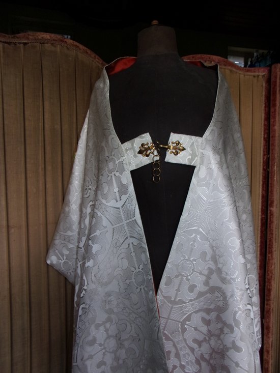 Voile huméral époque milieu du XXe siècle