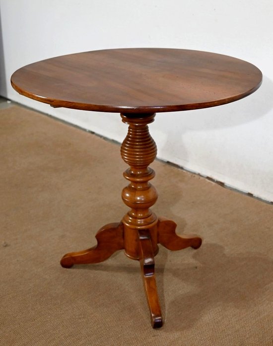Solid Walnut Pedestal table, Louis Philippe style - 2nd half of the 19th century