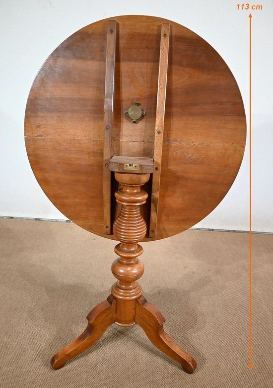 Solid Walnut Pedestal table, Louis Philippe style - 2nd half of the 19th century