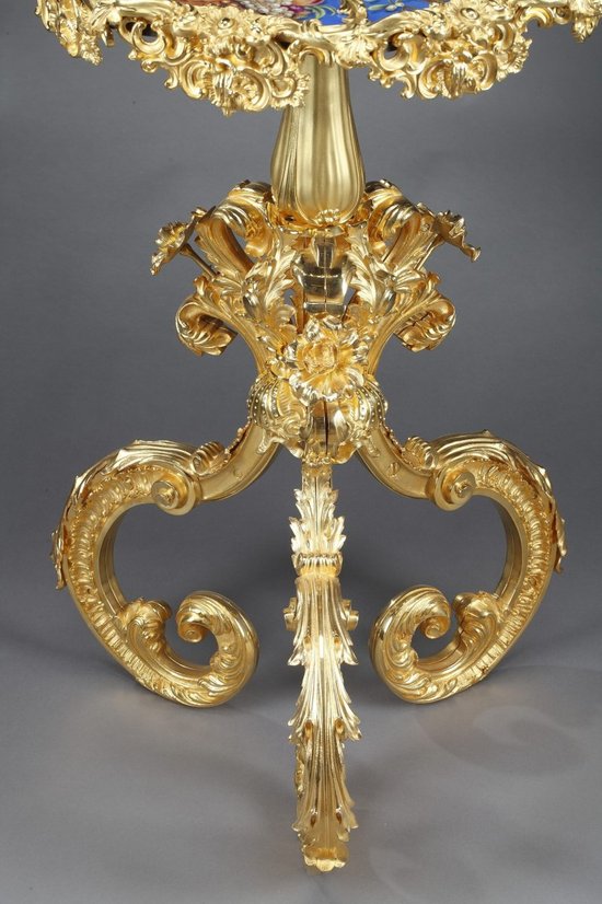 Table Guéridon En Porcelaine De Style Rocaille