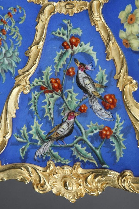 Table Guéridon En Porcelaine De Style Rocaille