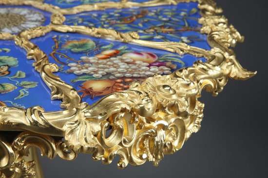 Table Guéridon En Porcelaine De Style Rocaille