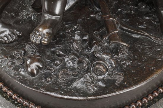 Bronze-Gruppe : Zwei Liebende, die sich um ein Herz streiten