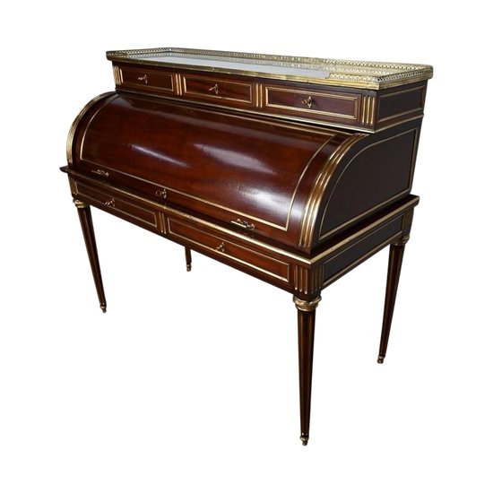 Important Bureau Cylindre en Acajou, style Louis XVI, époque Napoléon III – 2ème moitié XIXe