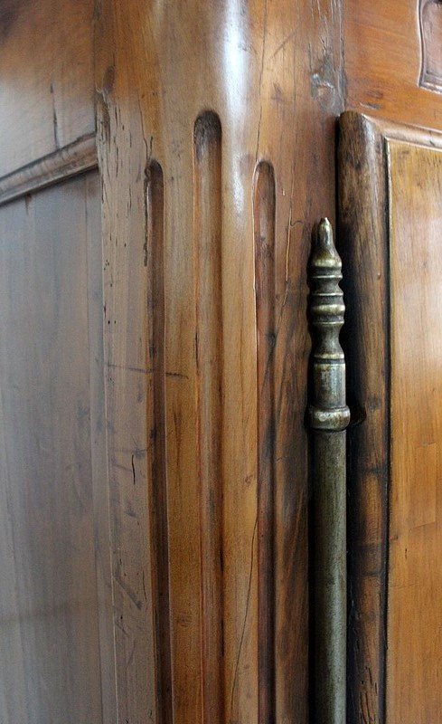 Importante Quattro porte di proprietà, regionale, in betulla rossa, periodo Luigi XV - Fine XVIII secolo
