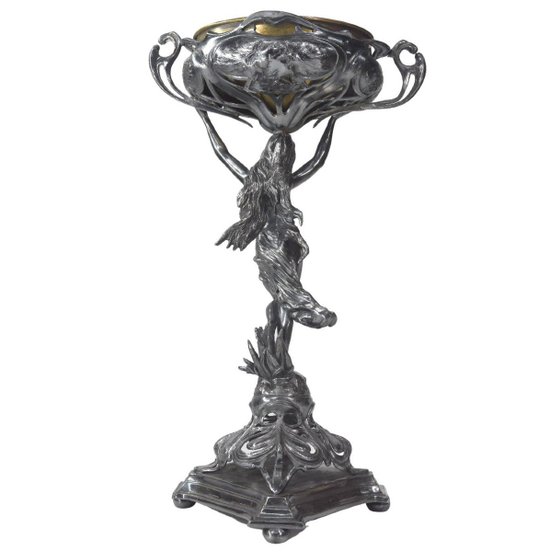 Tasca vuota in metallo argento stile Art Nouveau 1900 Giovane donna