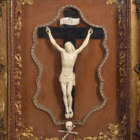 Crucifix Janséniste Au Memento Mori Dans Son Cadre Bois Et Stuc Doré XIXème