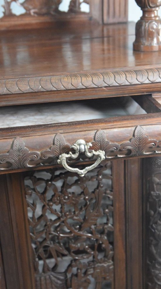 Spettacolare Credenza Due Corpi Indocinesi Decorati Con Draghi In Palissandro