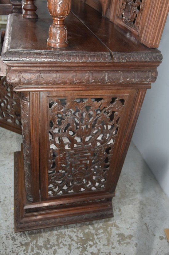Spettacolare Credenza Due Corpi Indocinesi Decorati Con Draghi In Palissandro