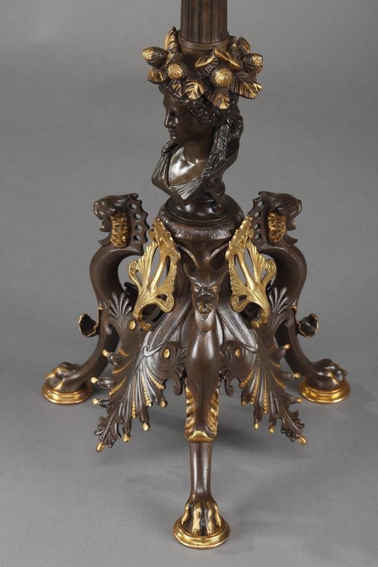 Ein großes Paar Bronze-Kerzenleuchter aus der Restaurationszeit