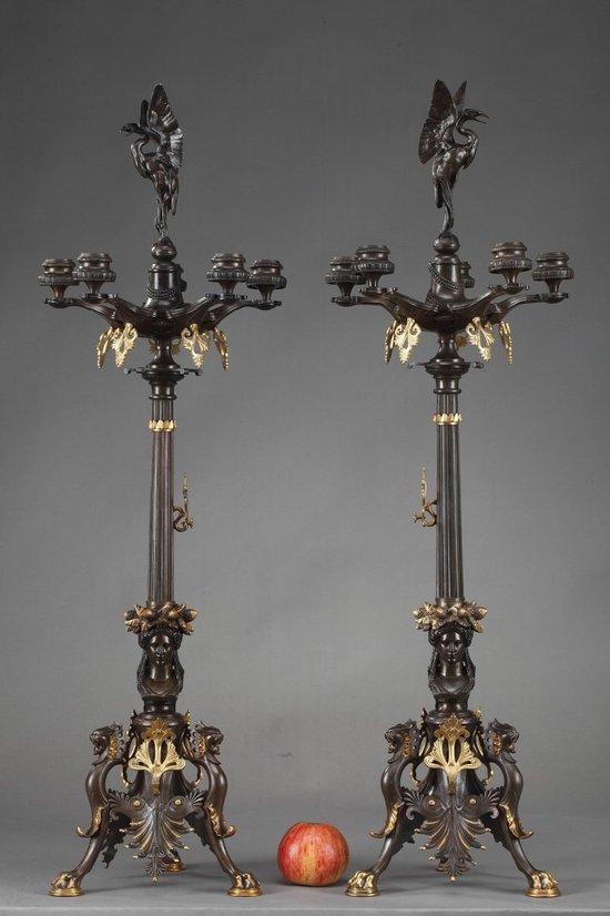 Ein großes Paar Bronze-Kerzenleuchter aus der Restaurationszeit