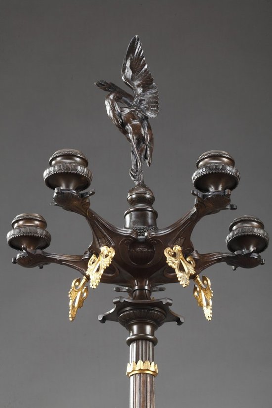Ein großes Paar Bronze-Kerzenleuchter aus der Restaurationszeit