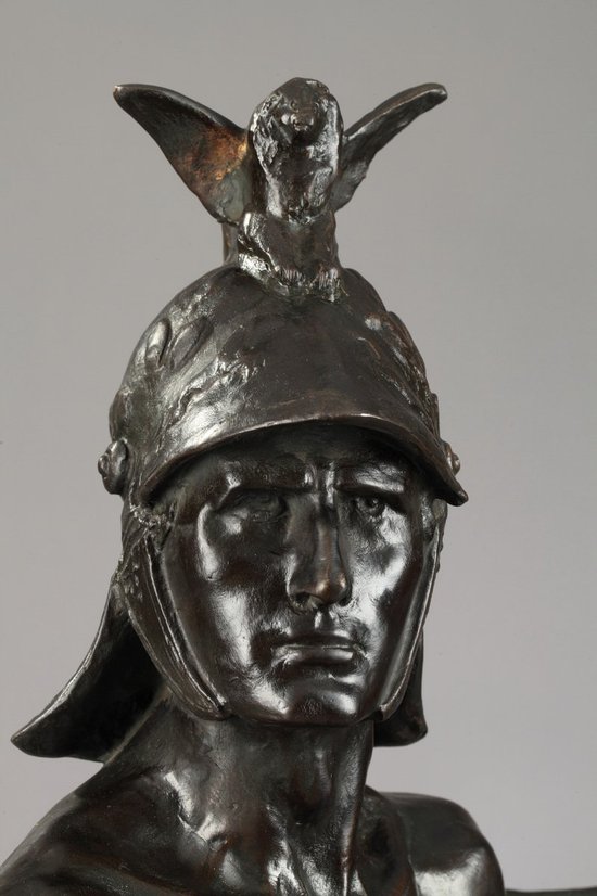 Scultura in bronzo "Il Guerriero" di Auguste de Wever