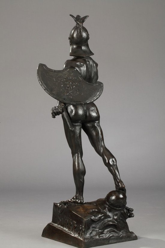 Scultura in bronzo "Il Guerriero" di Auguste de Wever